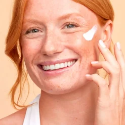 Biodermal SPF50+ Matterende Zonnefluïde voor je Gezicht Outlet