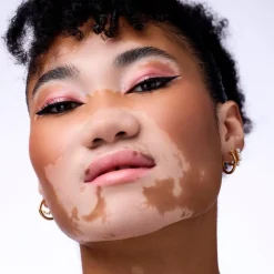 Catrice Tiny Treasures 020 Wild Berry Eyeshadow Palette Hot