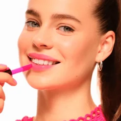 Essence Hydra Kiss 06 Cranberry is Back Lip Oil Best