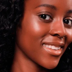 Essence Soft Touch 30 Glazing Gleam Bouncy Glow Hot